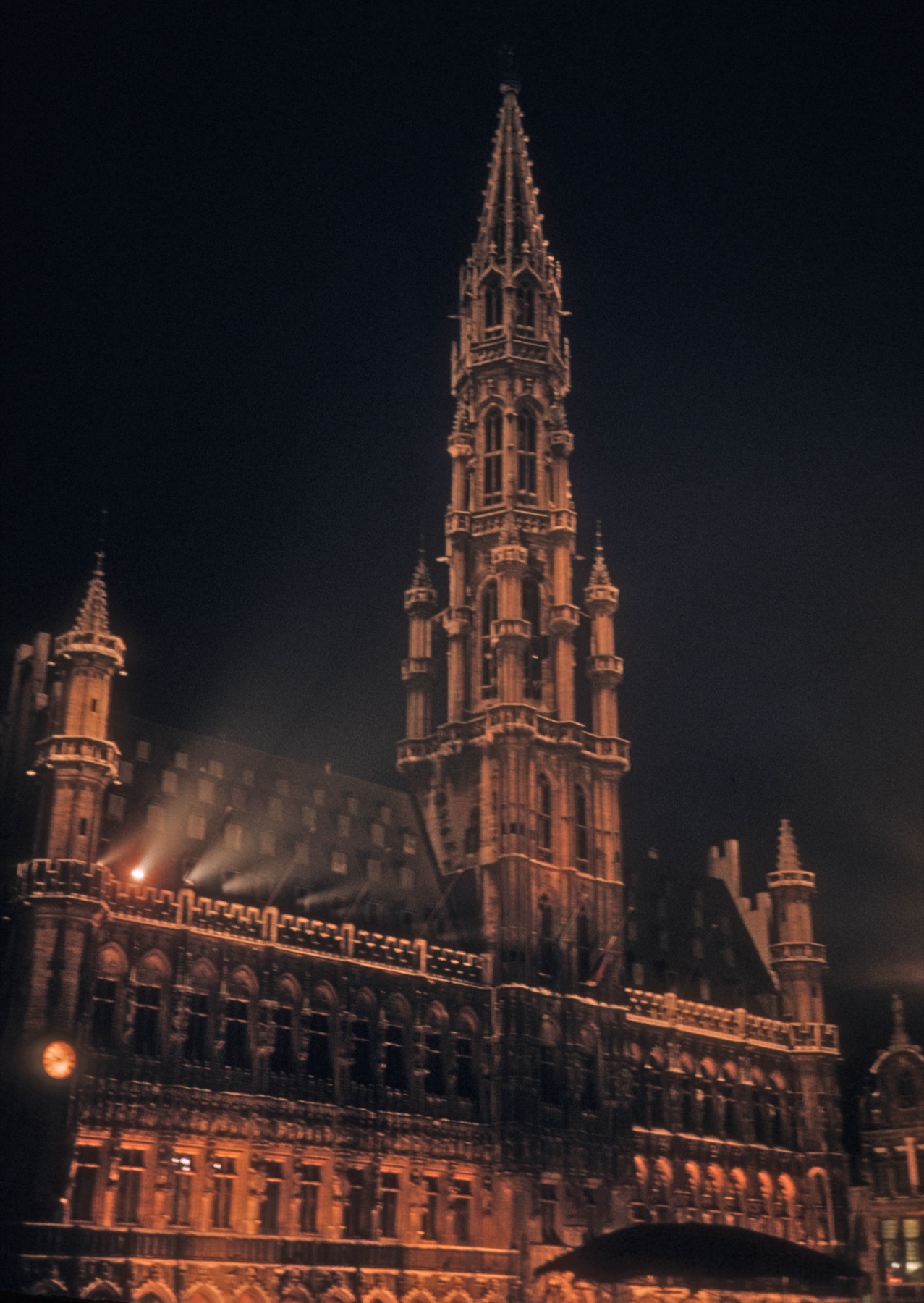 Grand-Place de Bruxelles de nuit, hôtel de ville
